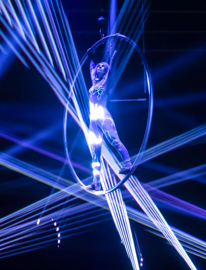 El Circo de los Horrores encierra en Valencia al publico en una carcel de IA