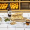 Nuevo esmorzaret de Mi Cub con bacalao, cebolla pochada y salsa tártara